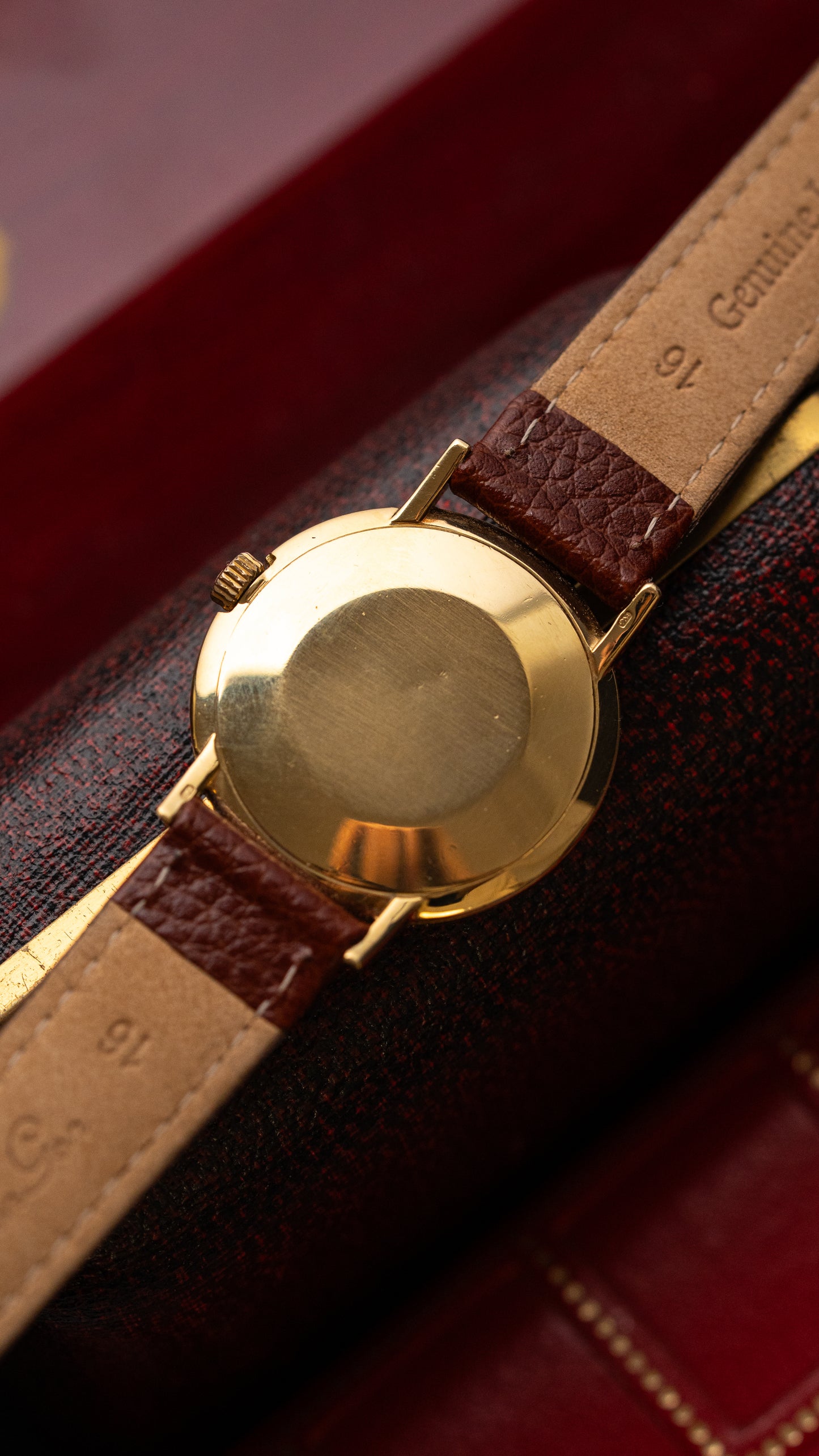 OMEGA VINTAGE 18KT FACETED CRYSTAL