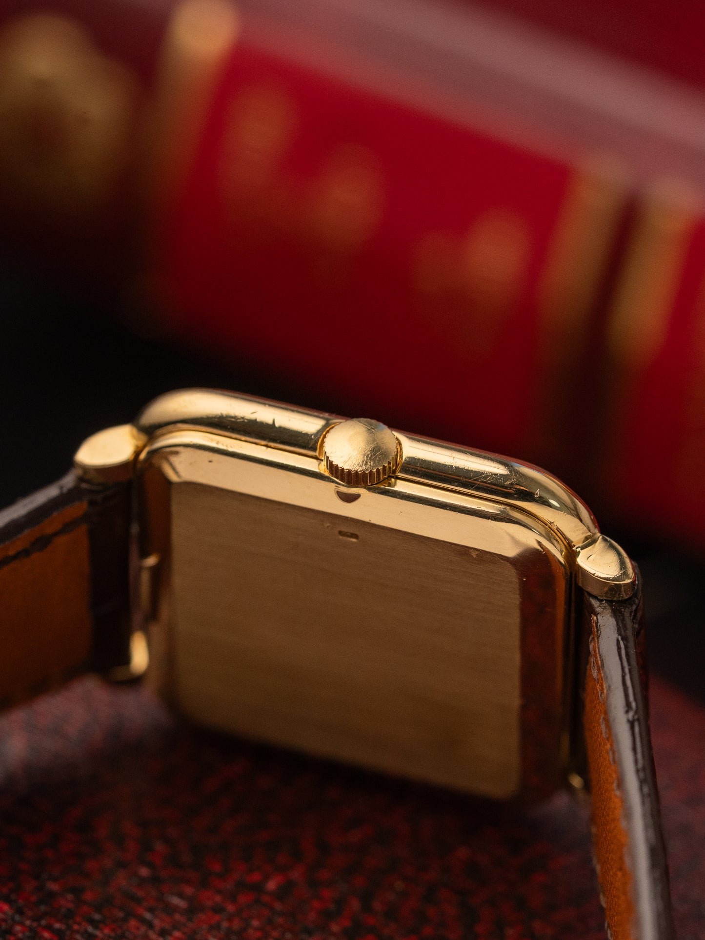 IWC Square Case Ref. 2575 – 18K Yellow Gold