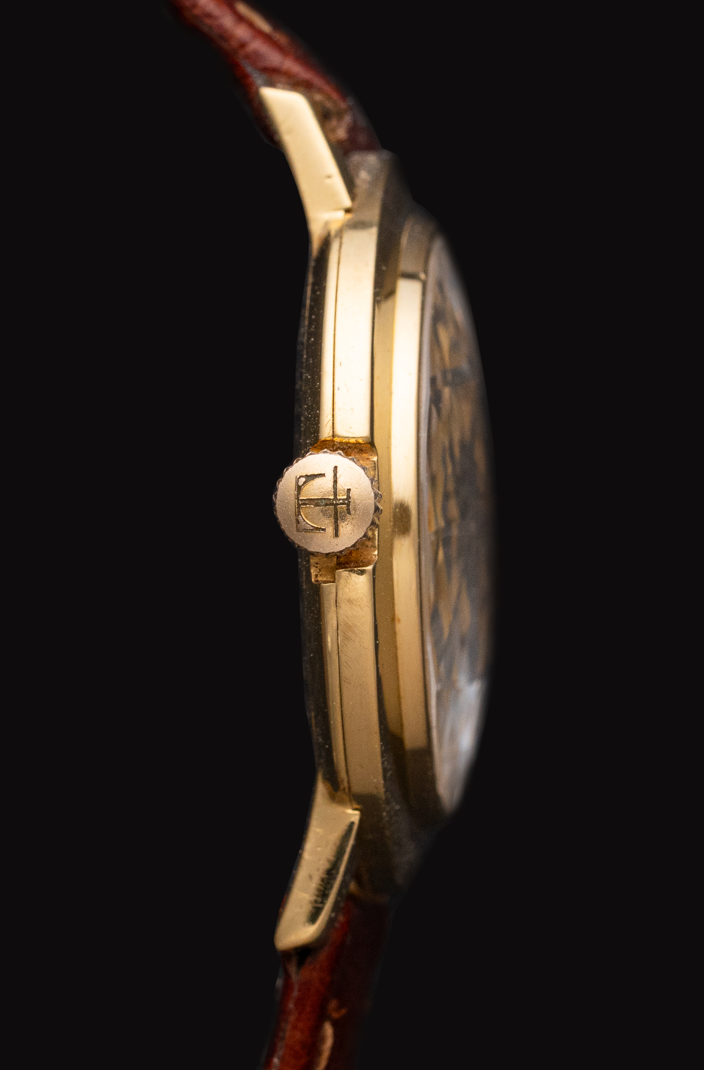 OMEGA VINTAGE 18KT FACETED CRYSTAL
