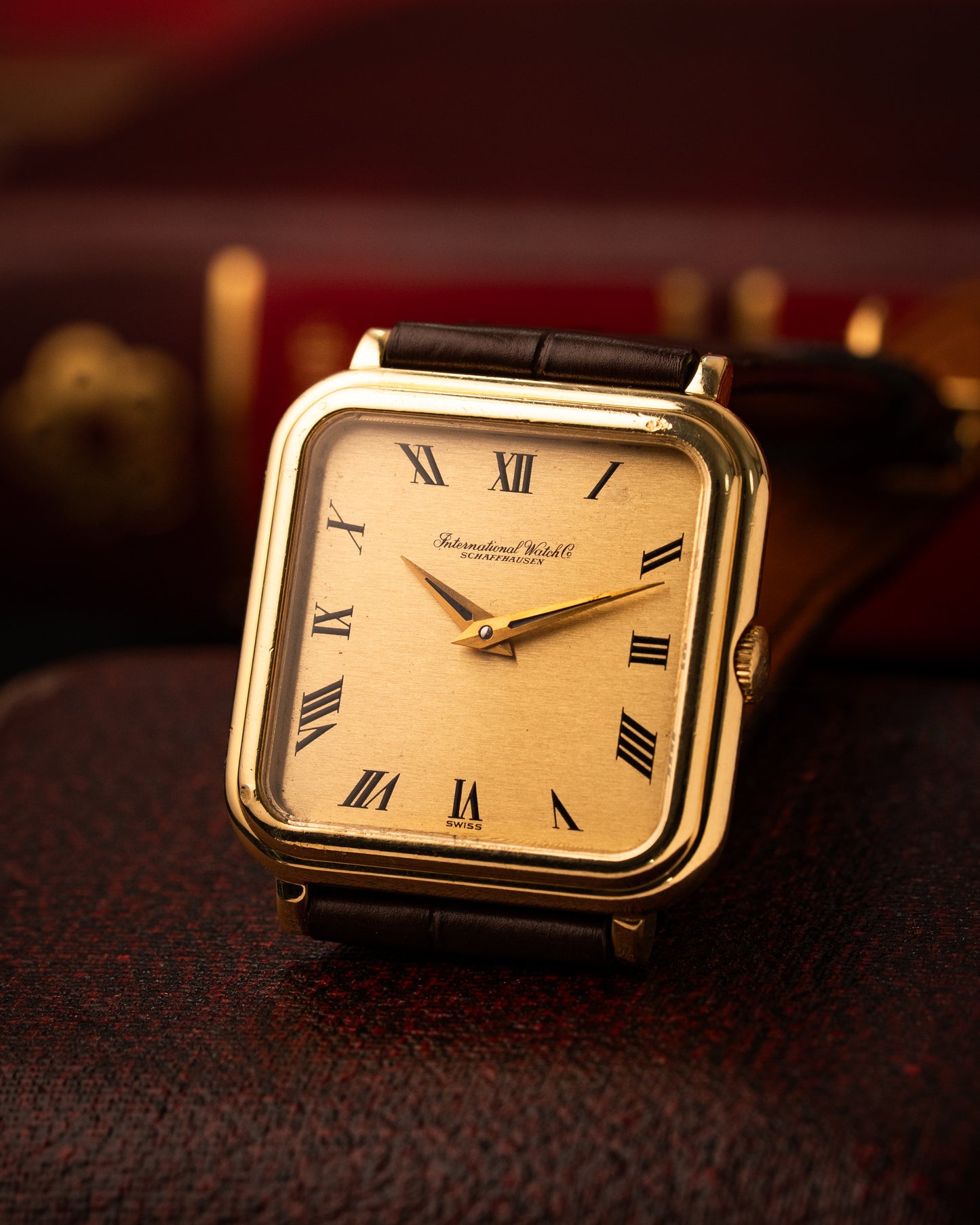 IWC Square Case Ref. 2575 – 18K Yellow Gold